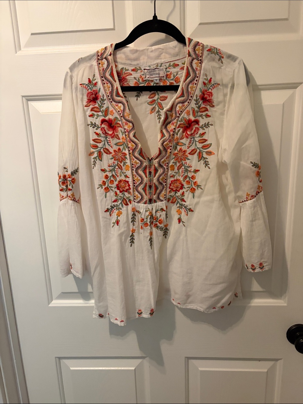 Johnny Was White Cotton Tunic with Red and Orange Floral Embroidery
